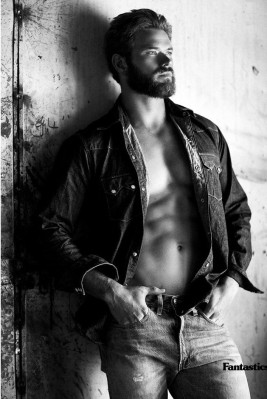 Kellan Lutz-Fantastics 2017