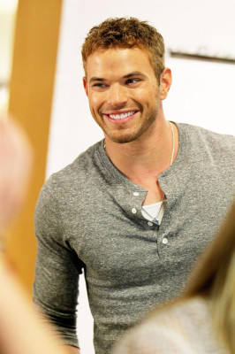 Kellan Lutz pic #513917