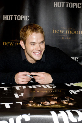 Kellan Lutz pic #252789