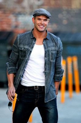 Kellan Lutz pic #259334
