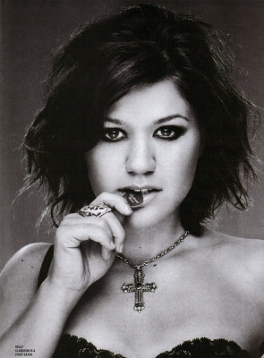 photo 3 in Kelly Clarkson gallery [id353025] 2011-02-04 00:00:00