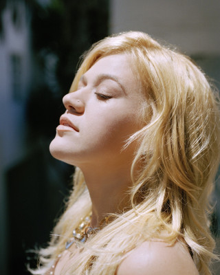 photo 13 in Kelly Clarkson gallery [id310203] 2010-11-02 00:00:00