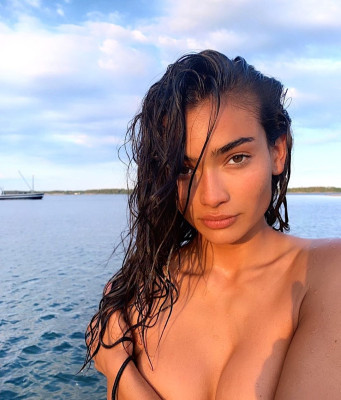 Kelly Gale pic #1204122