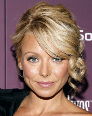 photo 7 in Kelly Ripa gallery [id251640] 2010-03-23 00:00:00