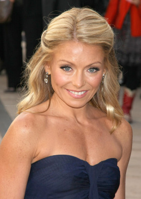 photo 11 in Kelly Ripa gallery [id226663] 2009-12-24 00:00:00