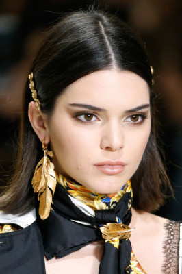 Kendall Jenner – Versace Show in Milan 
