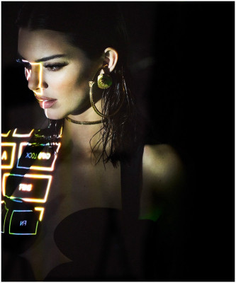 Kendall Jenner - Versace (2020)