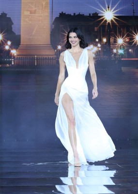 Kendall Jenner - L&#039;Oréal Paris Womenswear SS 2026 Show at PFW 09/29/2025