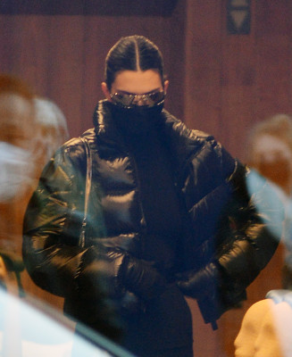 Kendall Jenner is seen shopping at the Prada store in Aspen,Colorado | 30.12.202