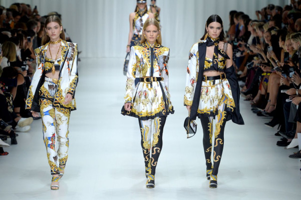 Kendall Jenner – Versace Show in Milan 