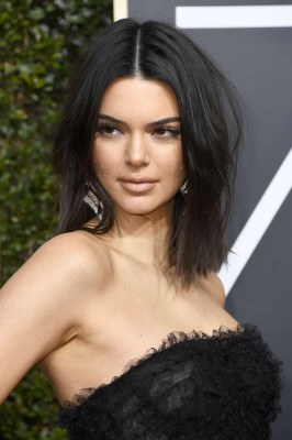 Kendall Jenner – 2018 Golden Globe Awards in Beverly Hills