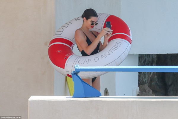 Kendall Jenner pic #1069803