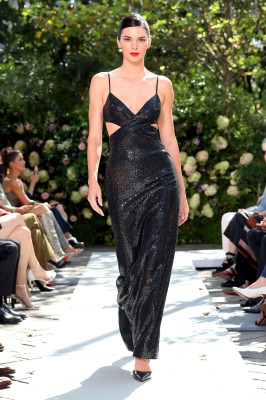 Kendall Jenner - Michael Kors Spring/Summer 22