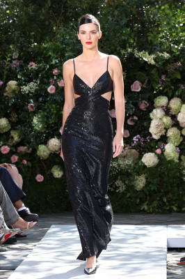 Kendall Jenner - Michael Kors Spring/Summer 22