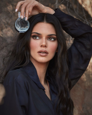 Kendall Jenner - KKW Fragrance (2021)