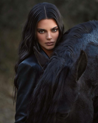 Kendall Jenner - KKW Fragrance (2021)