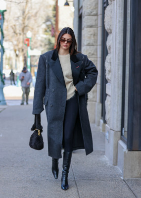 Kendall Jenner - Out and about in Aspen, CO 01/18/2022