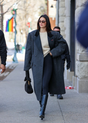 Kendall Jenner - Out and about in Aspen, CO 01/18/2022