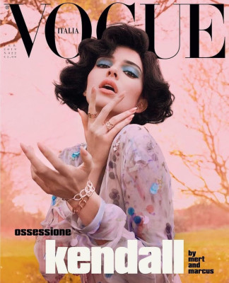 Kendall Jenner – Vogue Magazine Italia February 2019