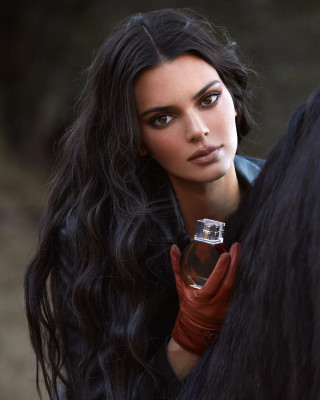 Kendall Jenner - KKW Fragrance (2021)