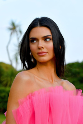 Kendall Jenner – amfAR Cannes Gala 2019