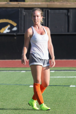 Kendra Wilkinson – Playing Soccer in LA 07/08/2019