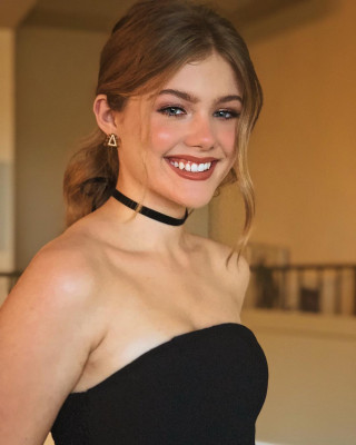 Kerri Medders - A Legacy of Changing Lives Gala in Los Angeles 03/14/2018