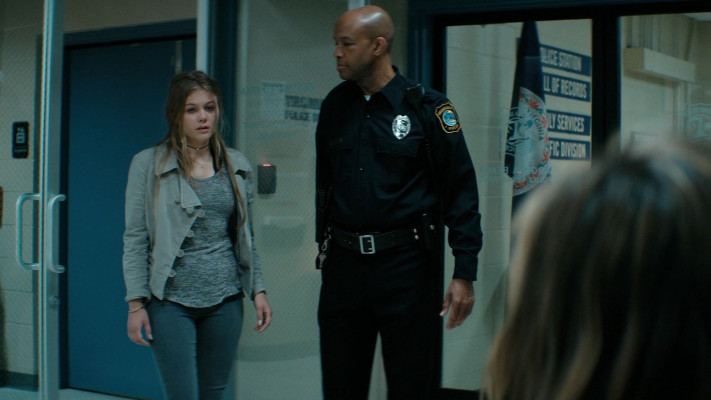 Kerri Medders - Seal Team (2018) 1x11 &#039;Containment&#039;