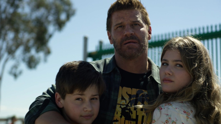 Kerri Medders - Seal Team (2019) 2x22 &#039;Never Out Of The Fight&#039;