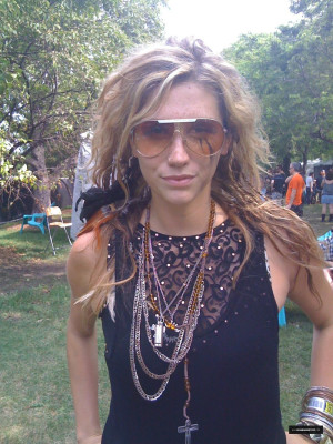 Kesha Rose Sebert pic #272545