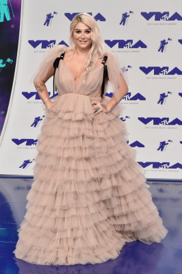 певица Kesha