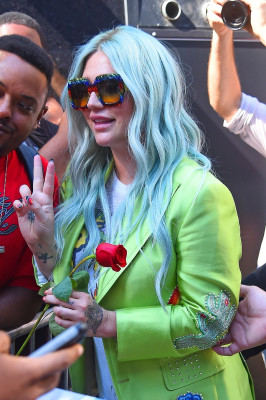 певица Kesha