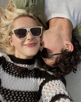 Kiernan Shipka – Rag &amp; Bone Sunglasses 2021