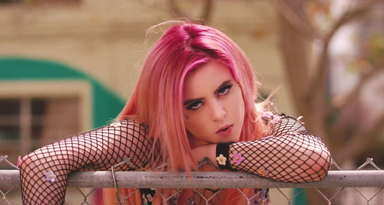 Kiiara - Music Video Whippin (2017)
