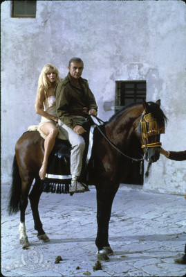 Kim Basinger - Never Say Never Again (1983)
