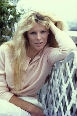 Kim Basinger pic #521892