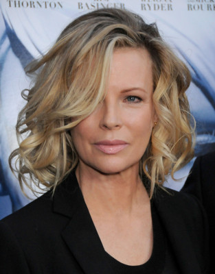 Kim Basinger pic #690145