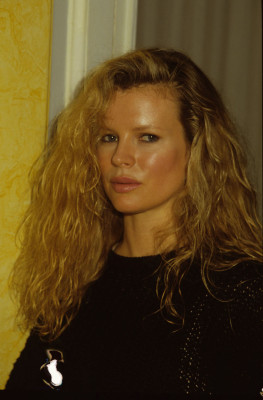 Kim Basinger pic #226695