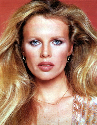 Kim Basinger pic #142461