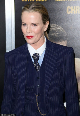 Kim Basinger pic #689620