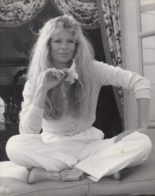 Kim Basinger