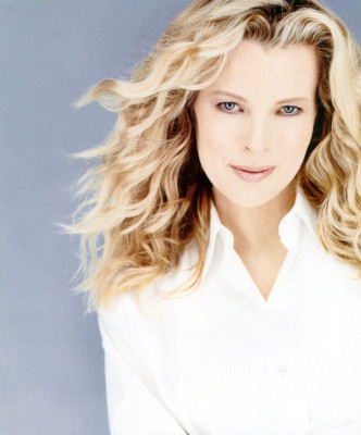 Kim Basinger pic #350819