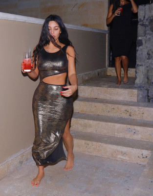 Kim Kardashian In Costa Rica // 2019