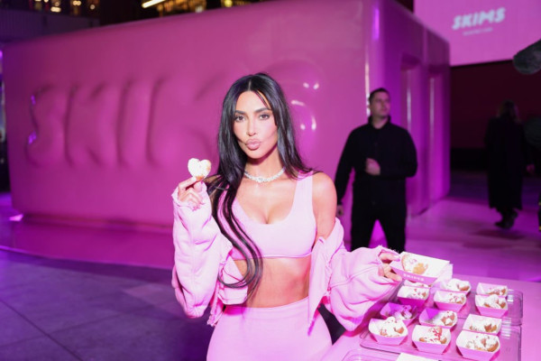 Kim Kardashian - SKIMS Valentine&#039;s Shop Pop-Up 02/08/2023