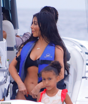 Kim Kardashian pic #1188556