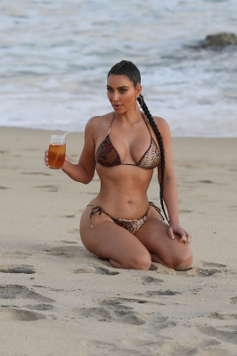 Kim Kardashian is seen in Malibu, California | 26.08.2020