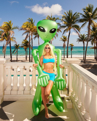 Kim Kardashian - Skims Swim (2023)