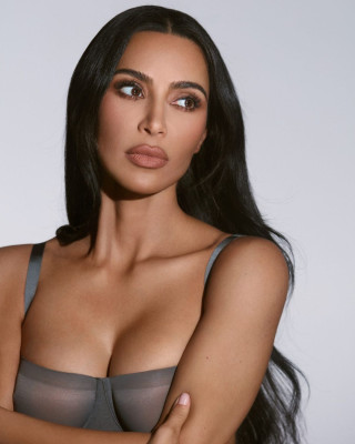 Kim Kardashian - SKKN (2024)