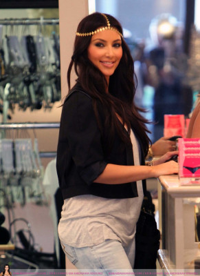 photo 27 in Kardashian gallery [id197743] 2009-10-16 00:00:00