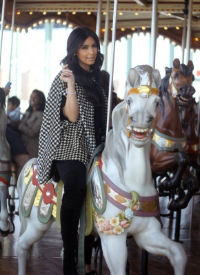 photo 3 in Kardashian gallery [id427462] 2011-10-11 00:00:00